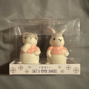 10 Strawberry Street Bunny Salt & Pepper Shakers